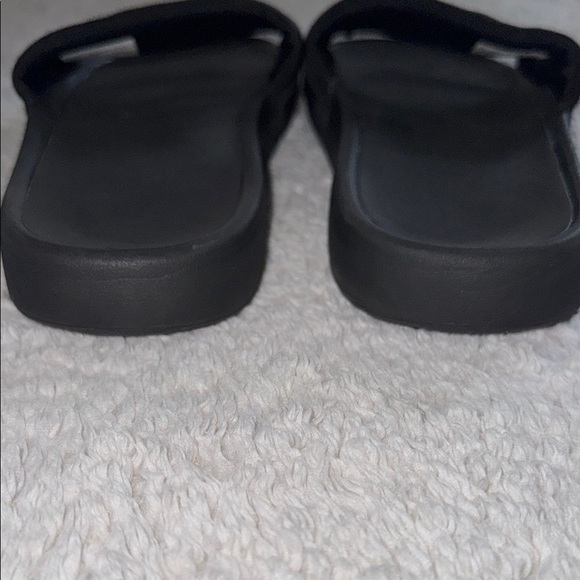 🥿 Women’s Makenna Slide Sandals – Black, Size 10 (Gently Used) - Picture 4 of 4
